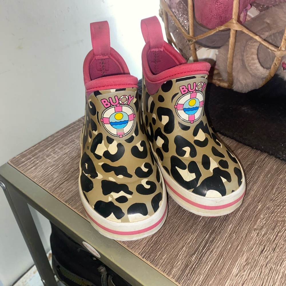 Girls buoy boots
